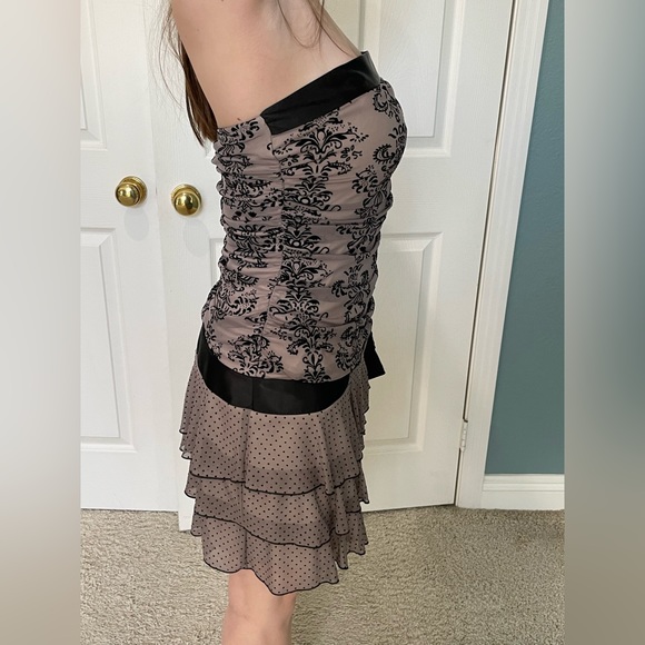 Trixxi dress - Picture 2 of 3